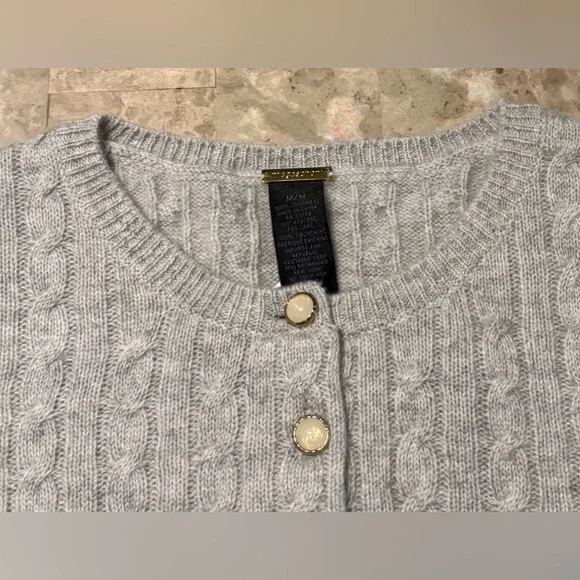 Magaschoni Beige Cable Knit Women’s Cardigan Sweater, Medium
100% Cashmere NWT - Picture 4 of 11